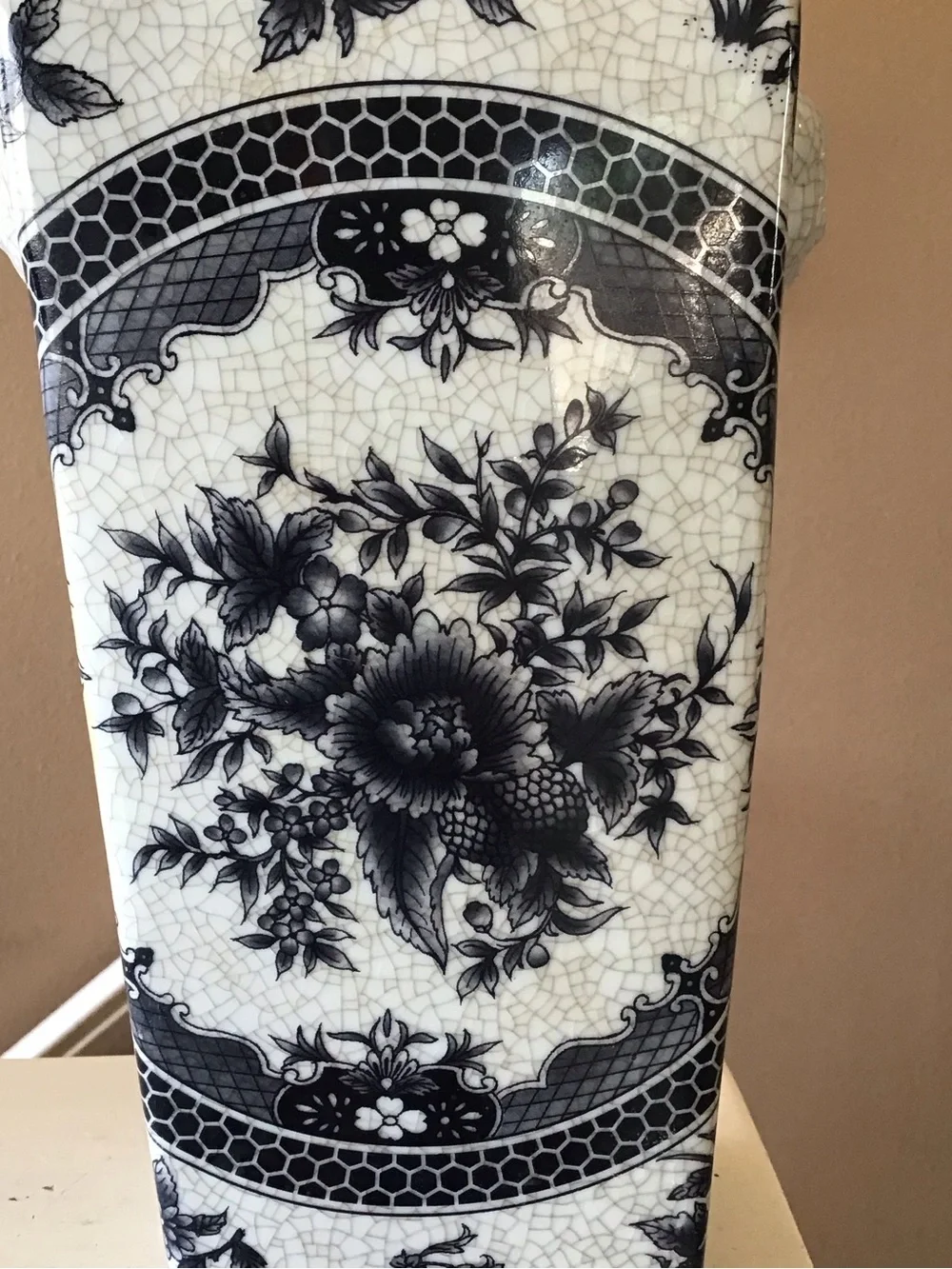 Chinoiserie Black & White Crackle Finish Floral Lions Vase